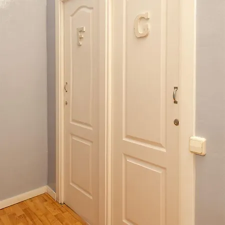 Shs In 4* Барселона